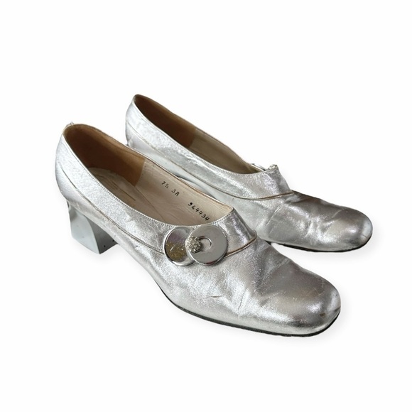 Vintage 60s Christian Dior Souliers Silver Mod Pumps with Metal Discs. Size 7 1 - Picture 7 of 16